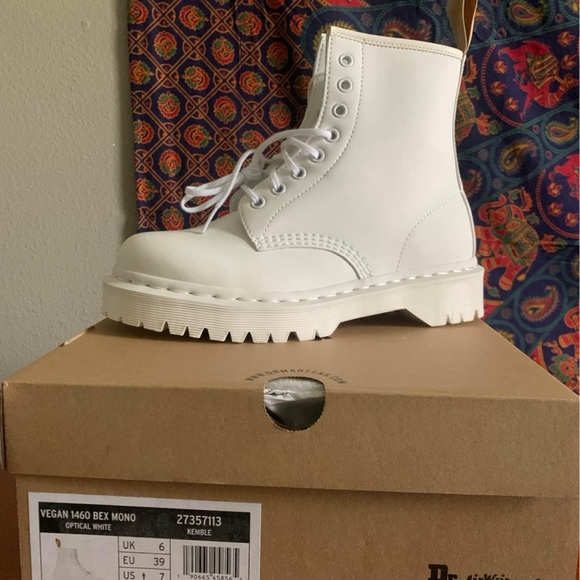 Vegan Dr Martens - Picture 1 of 3